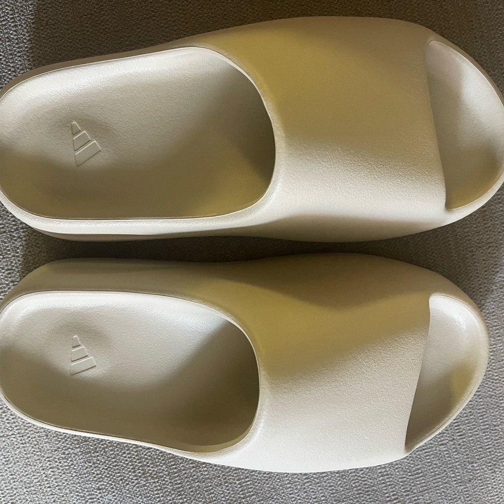 Yeezy slides men’s size 8 bone new in box authentic from stock c